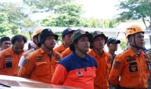 Sejumlah relawan mengikuti pelepasan ke lokasi banjir bandang di Desa Wombo, Donggala, Rabu (28/5/2025). (Foto: Prokopim Setda Kota Palu/Jufri)